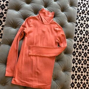Lululemon ribbed turtleneck (size 6)
